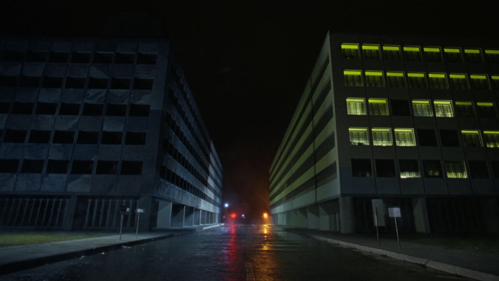 Equinix vs Digital Realty: Which Colocation Giant Fits Your Workload in 2026?